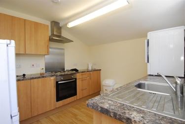 4 bed house, Greenbank Terrace, Greenbank, Plymouth, PL48QF - Image 2